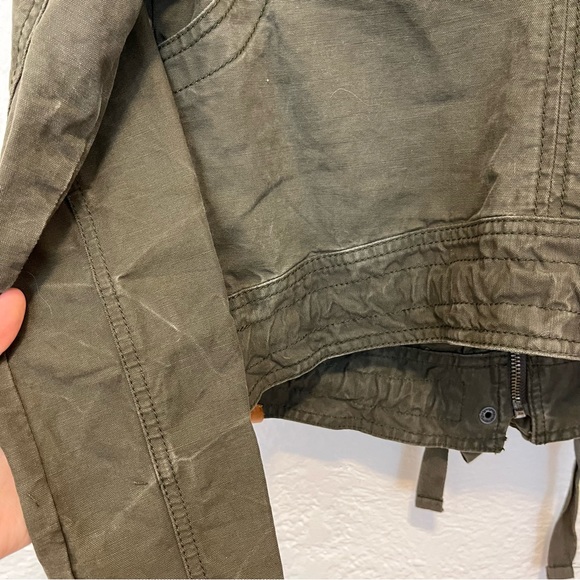 Abercrombie & Fitch Cropped  Military Green Utility Jacket medium - Picture 6 of 10
